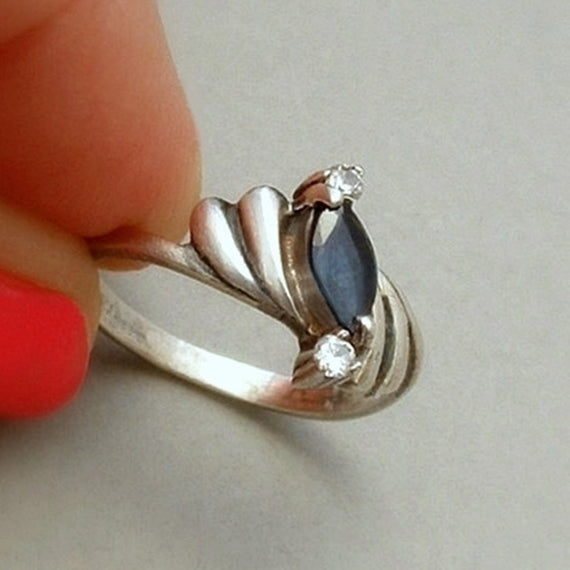 ESTATE Vintage Sterling Blue SAPPHIRE Gemstone Ring - Years After