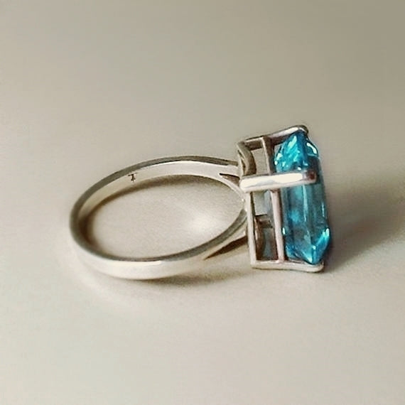 Vintage Emerald-Cut Blue TOPAZ Solitaire RING 4CT Cubic Zirconia - Years After