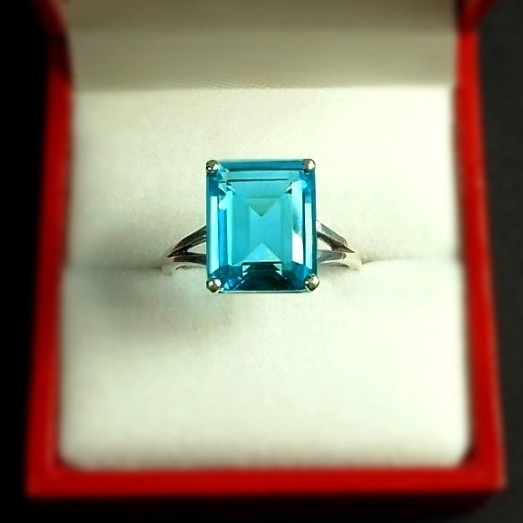 Vintage Emerald-Cut Blue TOPAZ Solitaire RING 4CT Cubic Zirconia