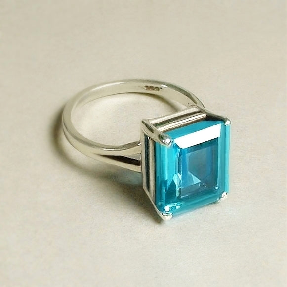 Vintage Emerald-Cut Blue TOPAZ Solitaire RING 4CT Cubic Zirconia - Years After